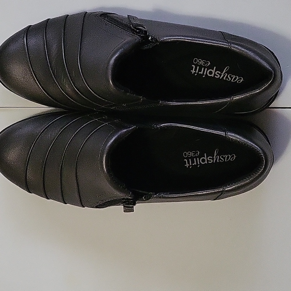 A pair of shoes